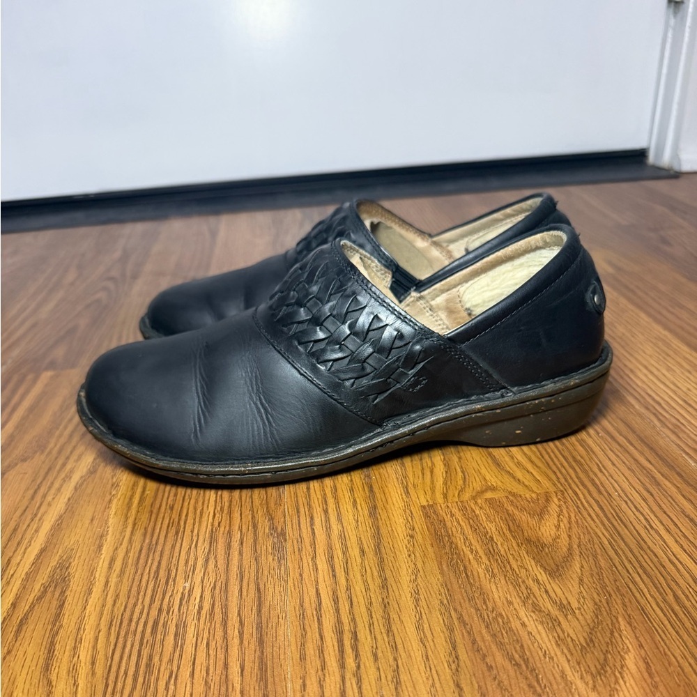 UGG Anila black leather slip-on clogs with a woven vamp detail size 9